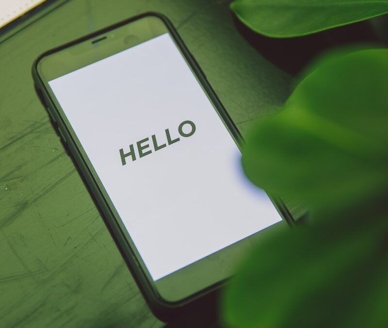 Dein Handy hört dir nicht zu: Mythen und Wahrheiten über Spracherkennung