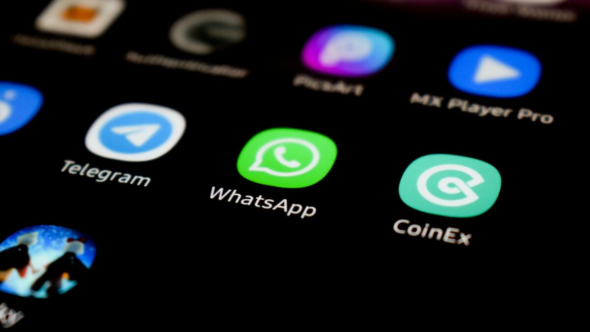 WhatsApp erneuert sich: HD-Videoversand und moderneres Design im Anmarsch