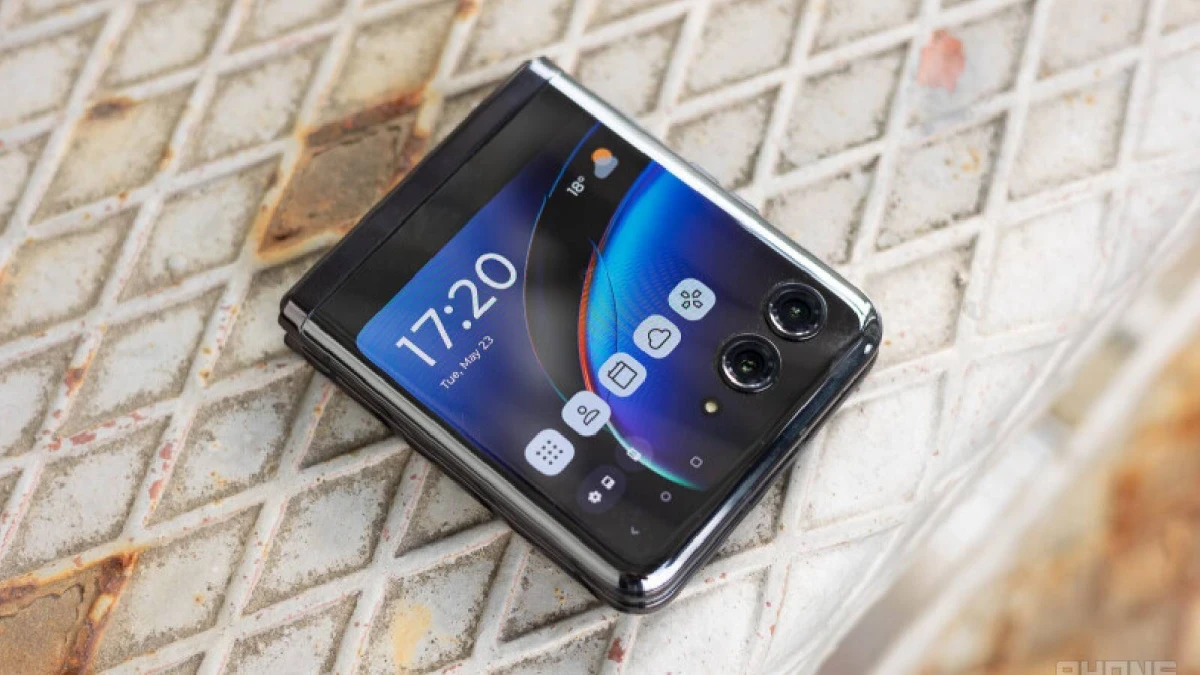 Überraschende Ähnlichkeit: Motorola Razr+ Scharnier sieht aus wie das des Samsung Galaxy Z Flip 4