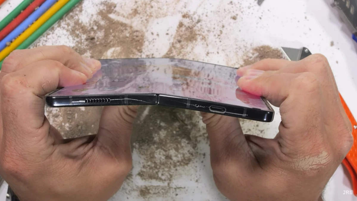 Galaxy Z Fold 5 von Samsung: Nahezu unzerstörbar im neuesten Härtetest!