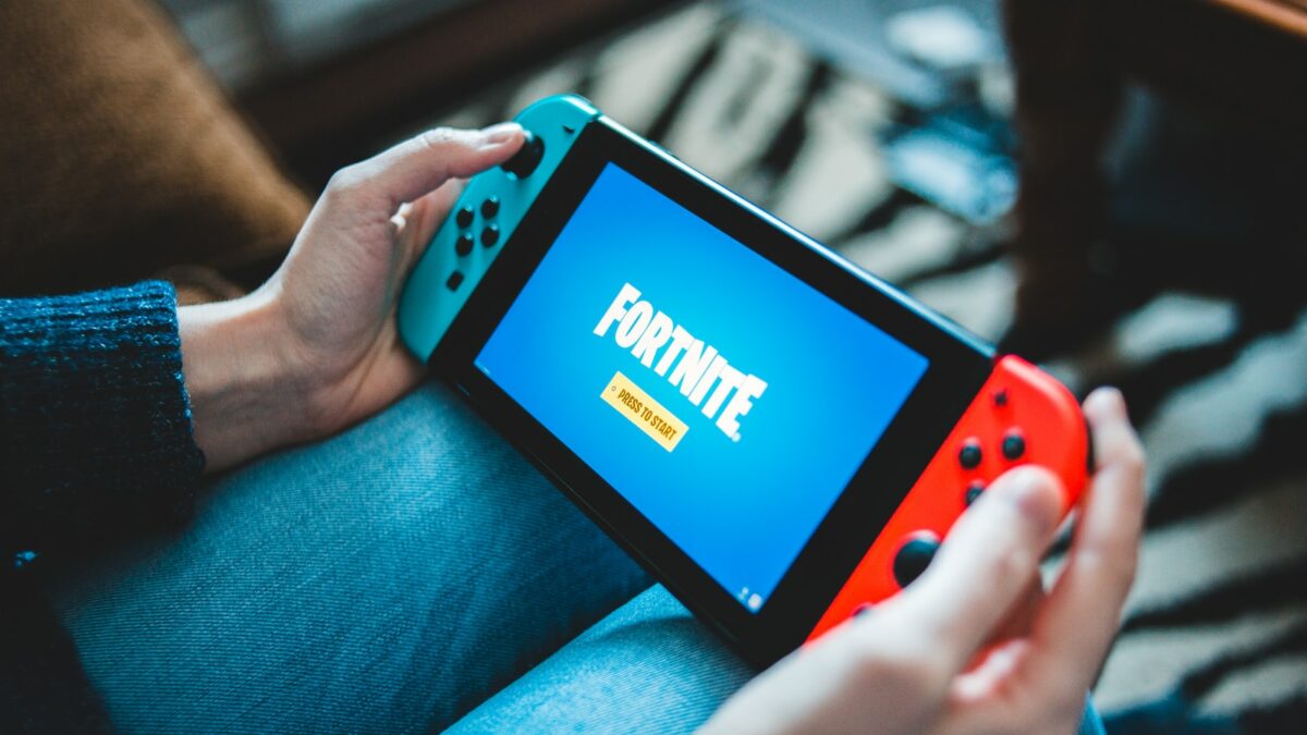 black and red nintendo switch